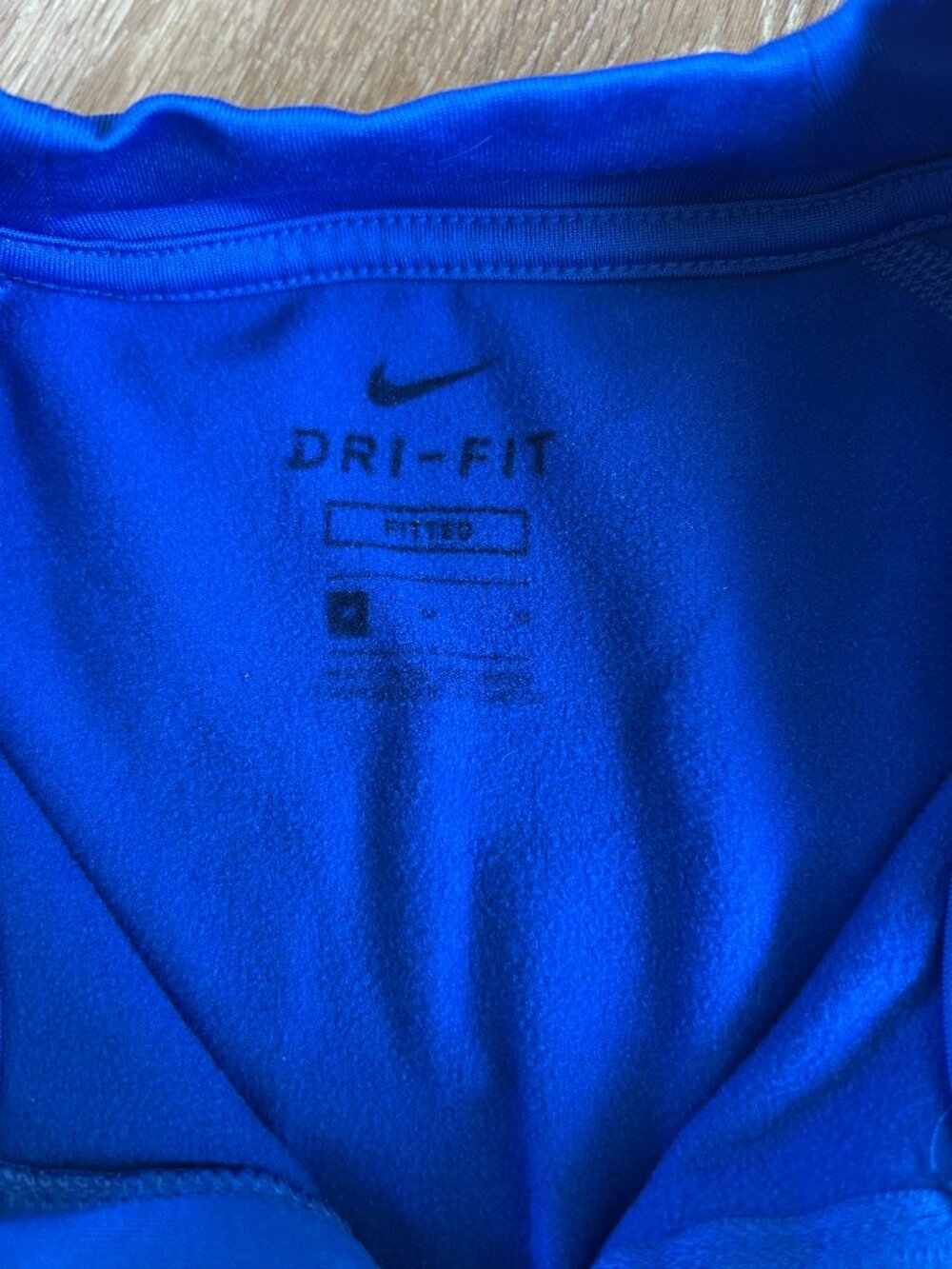 Nike Fitted Fleece Lined Dri-Fit Pullover Women's Size Medium Activewear - Picture 3 of 4